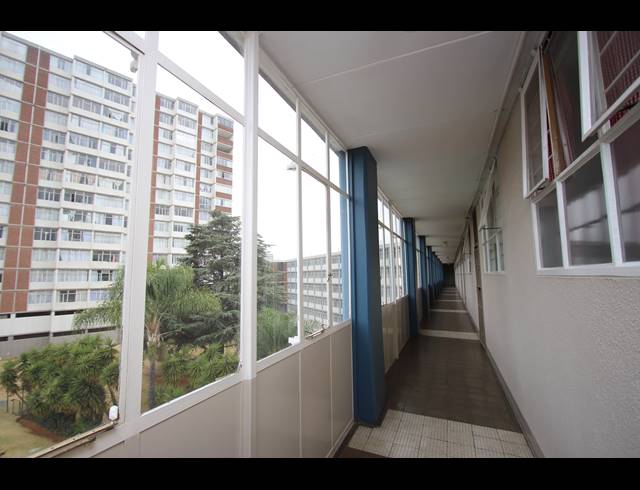 1 BEDROOM APARTMENT FOR SALE IN BEDFORD GARDENS